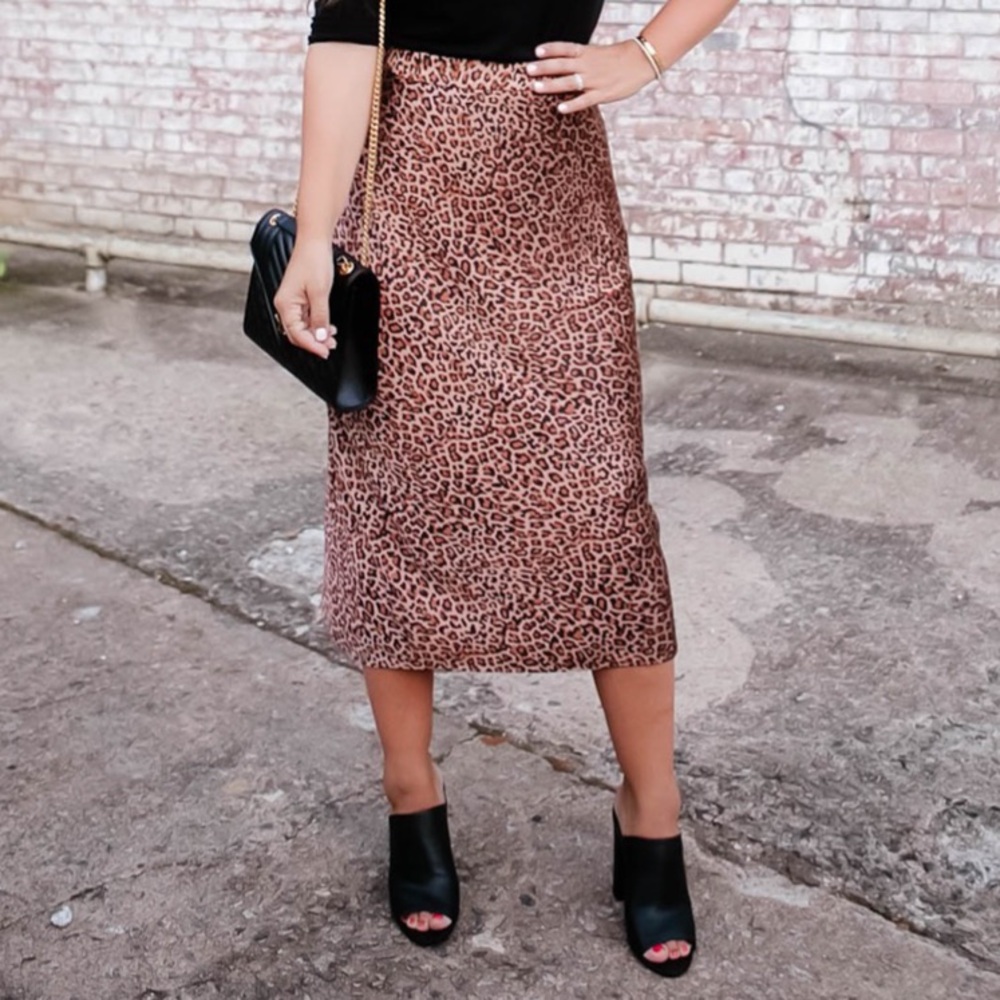 SOMETHING NAVY leopard silky midi skirt size Medium